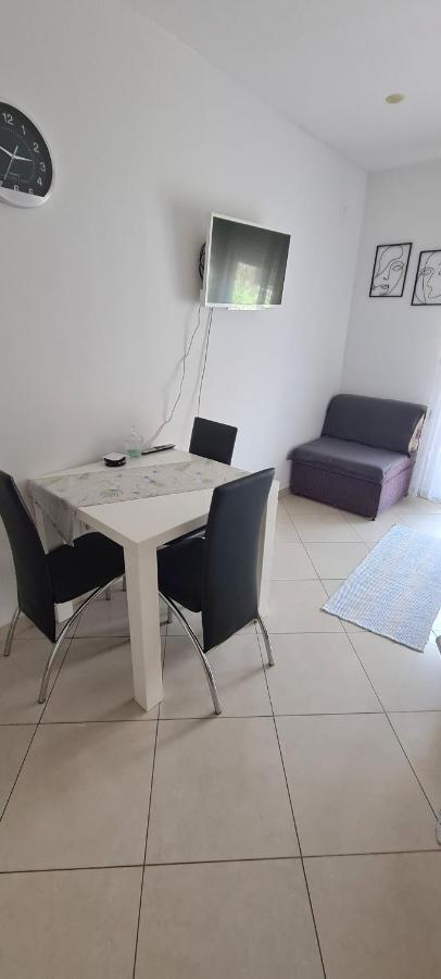 Apartman Scotti Каштела Экстерьер фото
