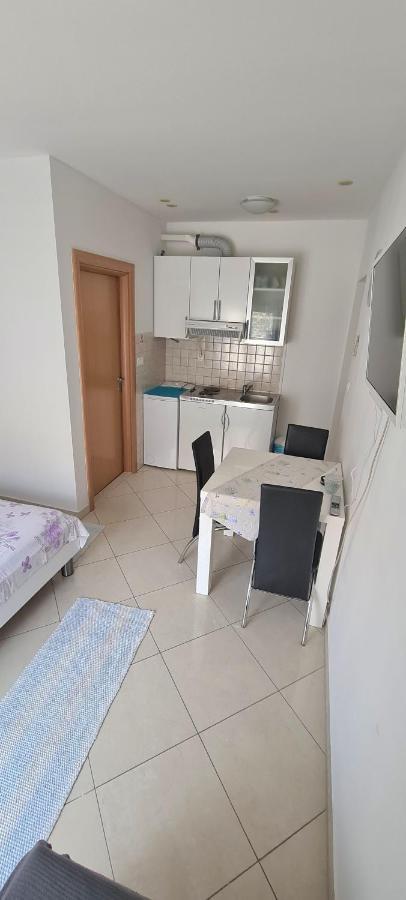 Apartman Scotti Каштела Экстерьер фото