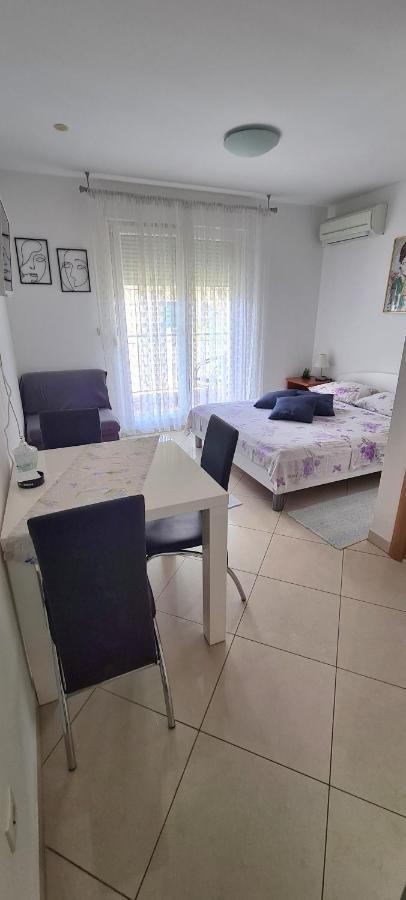 Apartman Scotti Каштела Экстерьер фото